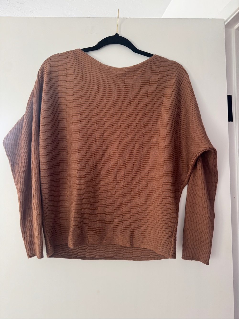CYRUS Textured Dolman Sleeve Lightweight Sweater | Brown | Size Medium - Picture 2 of 5